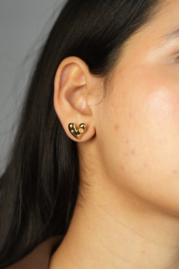 Gleam Love Stud Earrings